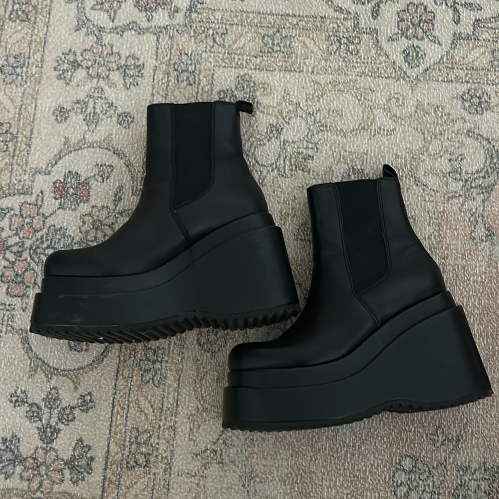 Steve Madden Jesse Platform Boots